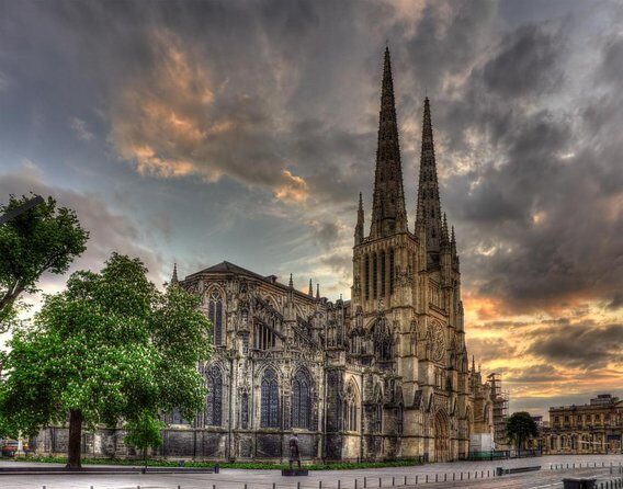 e-Scavenger hunt Bordeaux: Explore the city at your own pace - Carefully Considered for Travelers