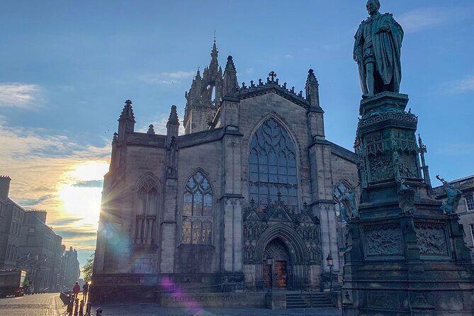 Edinburgh Old Town: Historical Guided Walking Tour - The Itinerary: What to Expect