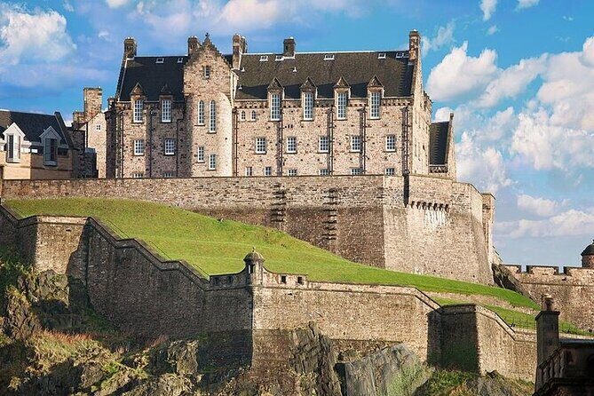 Edinburgh Skip-the-Ticket-Line Castle Walking Tour - Frequently Asked Questions