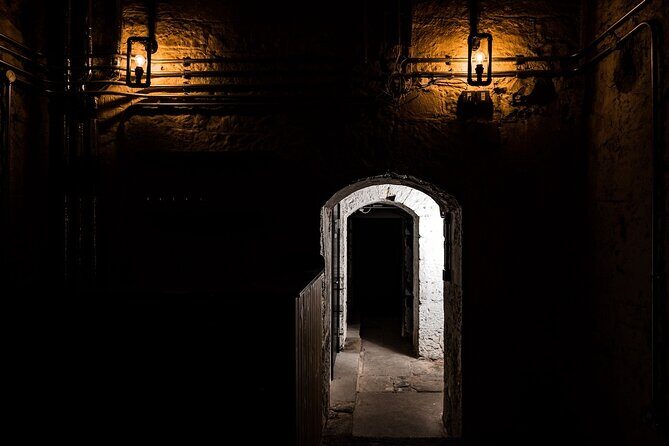 Edinburgh Witches Old Town Walking Tour & Underground Vault - Exploring Edinburgh’s Darker Sides: A Deep Dive