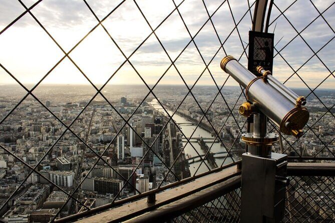 Eiffel Tower Access to 2nd Floor and Summit by Lift - The Bottom Line: Who Is This Tour Best For?