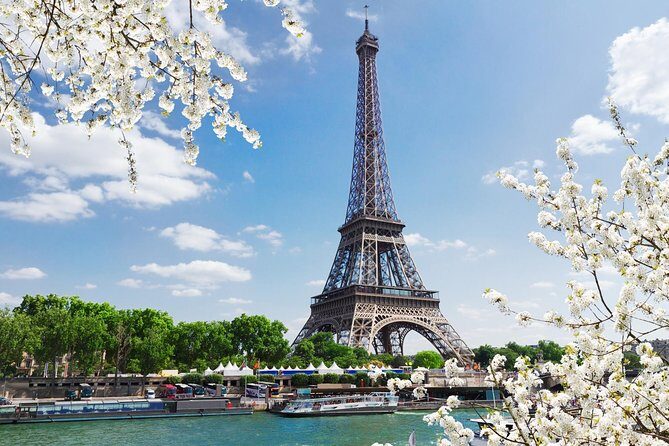 Eiffel Tower with reserved access to the 2nd floor - The Experience on the Second Floor