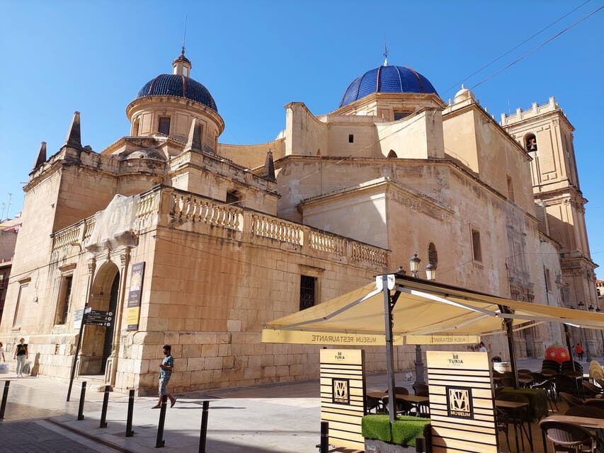 Elche: walking tour through the historic center and botanical garden Huerto de Cura - Practical Details: What to Know Before You Book