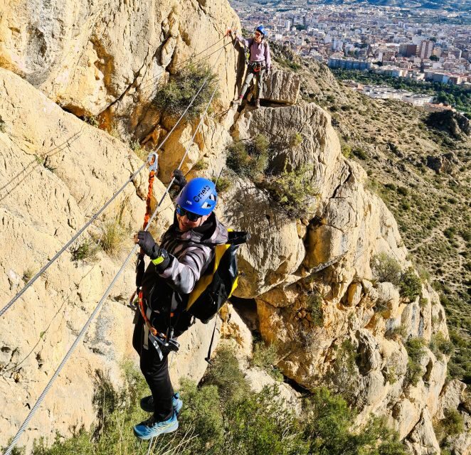 Elda: Ferrata Bolón, tirolina récord. - Who Would Enjoy This Experience?