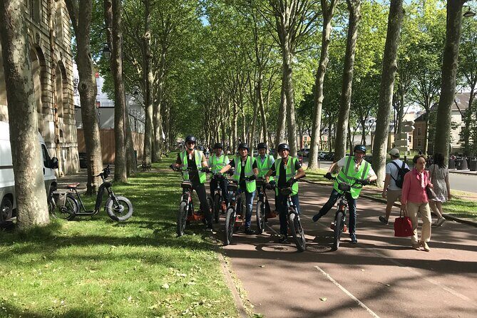 Electric 2-wheeler tour of the Chateau Park and Gardens - An In-Depth Look at the Electric Scooter Tour in Versailles