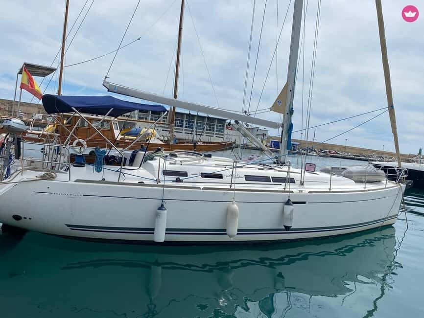 Embark on an adventure through Baiona Bay and the Cíes Islands! - A detailed look at this boat tour experience