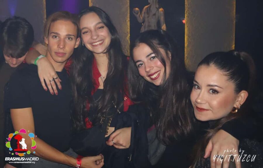 Erasmus,Internationals Madrid All-Uni Welcome Party Pubcrawl - Exploring the Madrid Pub Crawl: What to Expect