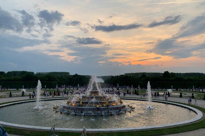 Essential Versailles: Palace and Gardens with transfer included - Practical Tips for Your Visit
