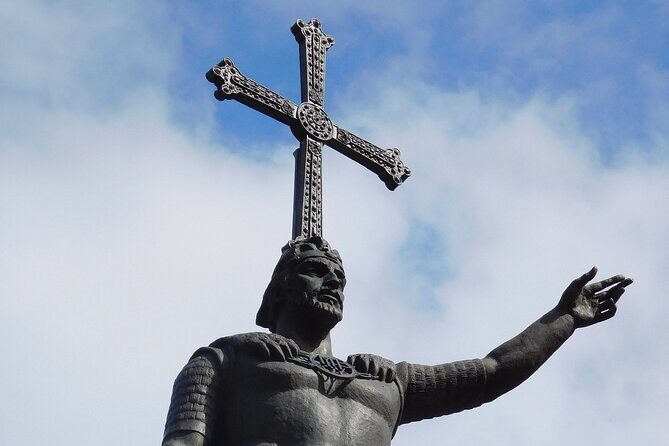 Excursion to the Lakes and Covadonga from Cangas de Onís - An In-Depth Look at the Experience