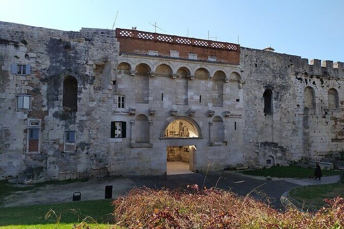 Experience Split With Local Professional Historian - Small Group - Detailed Breakdown of the Itinerary