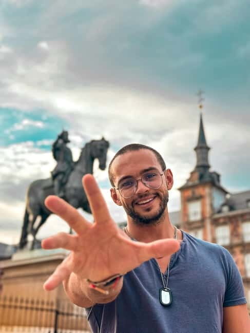 Explore Barcelona: Professional Photo session tour - Why You’ll Love This Photo Tour in Barcelona