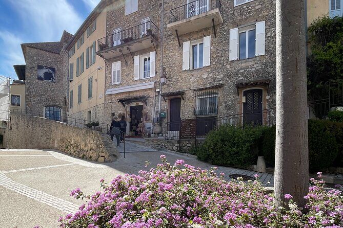 Explore Cannes Countryside in Style with our Classic Bus Tours! - Who This Tour Suits Best