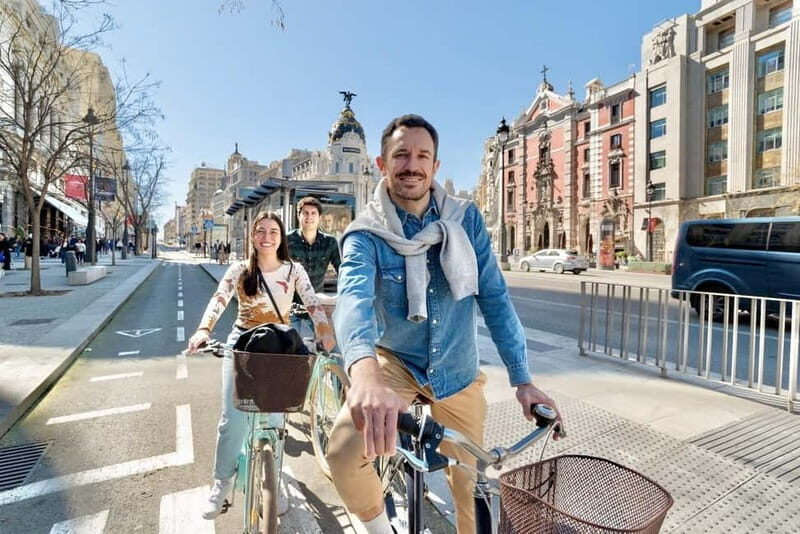 Explore Madrid by bike taking photos with Benja - Who Should Consider This Tour?