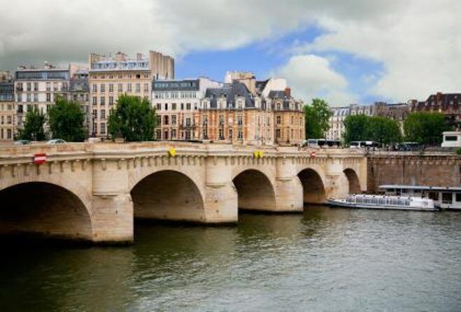 Explore Paris in 90 minutes with a Local - Who Would Enjoy This Tour?