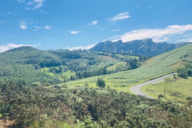Explore Scenic Mountains and Horseback Riding - Discovering the Details of the Horse Riding Experience