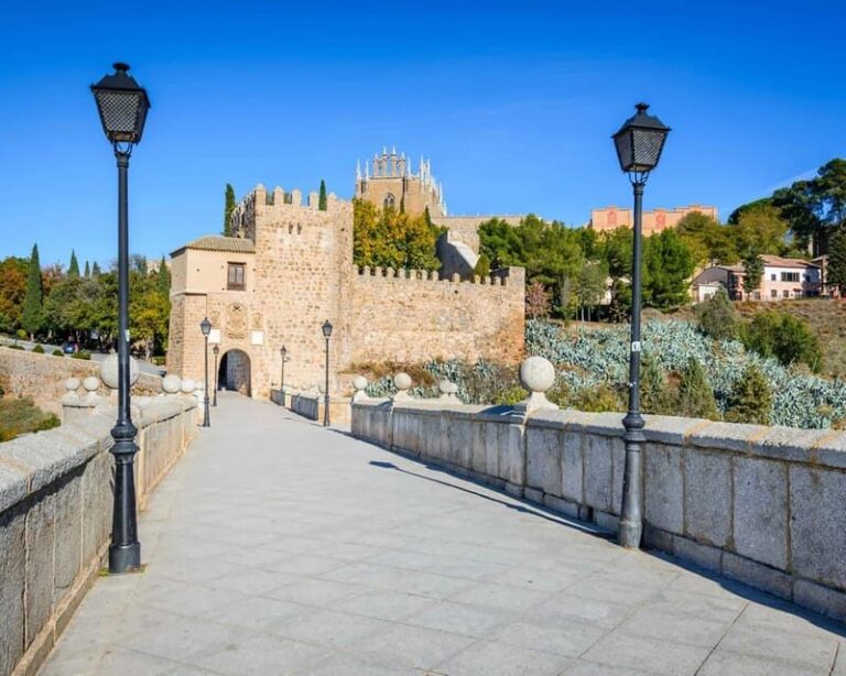Explore Segovia, Toledo & Alcazar on Madrid Day Trip - Practical Tips for Making the Most of the Tour