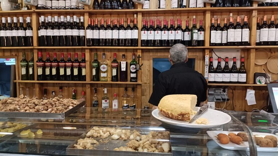 Familly friendly: tailored tapas, giants & Scavenger Hunts! - Itinerary Breakdown: What to Expect