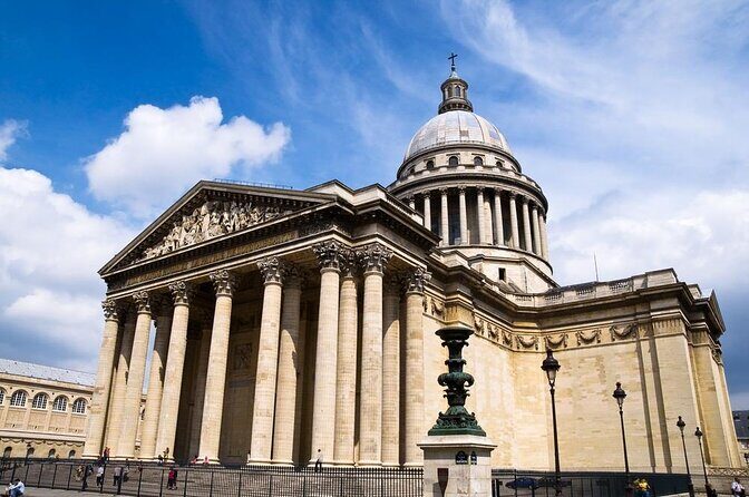 Family treasure hunt from the Panthéon to the Louvre - Who Should Consider This Tour?