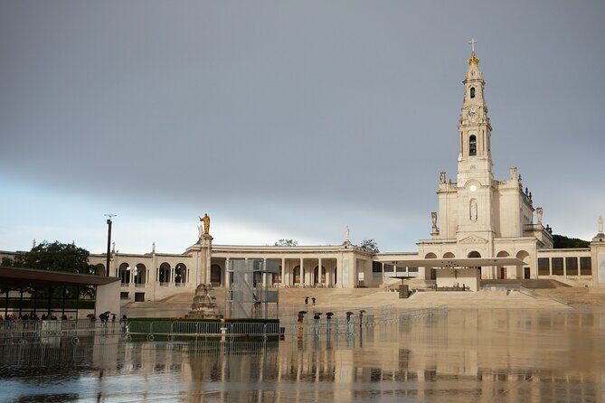 Fátima and Óbidos Small Group Day Tour - Authentic Experiences and What to Expect