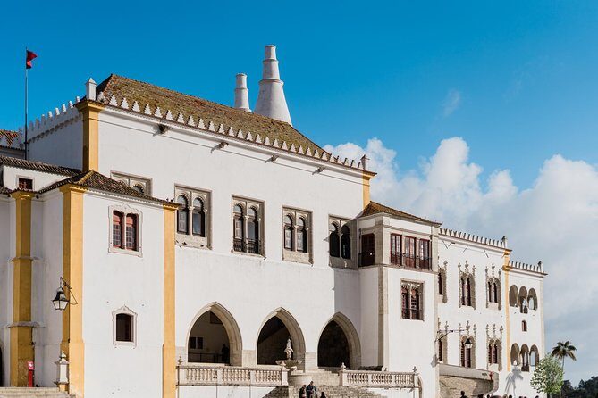 Fátima, Grutas de Mira de Aire, Nazaré & Óbidos with Small-Group - Authenticity and Guided Experience