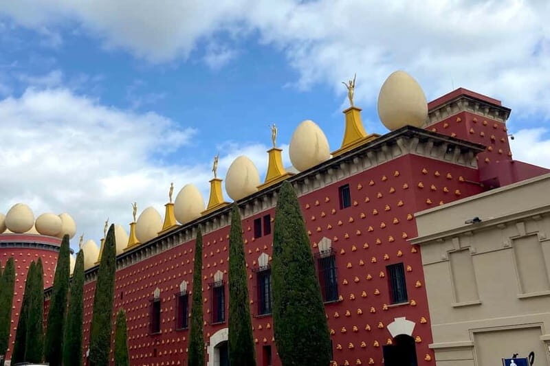Figueres: Dalí Theater-Museum Guided Tour - Exploring the Dalí Theater-Museum: What to Expect