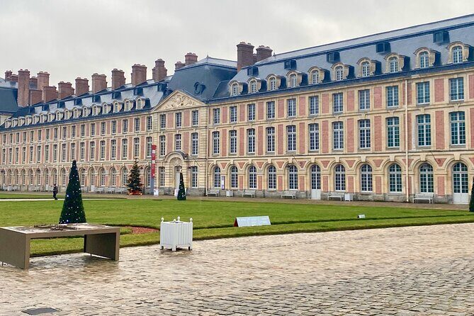 Fontainebleau, Versailles, Trianon Small group from Paris - The Bottom Line