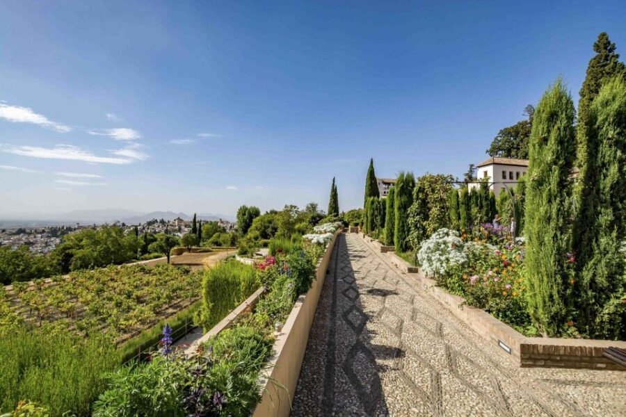 From Costa del Sol or Malaga: Granada and Alhambra Tour - The Sum Up