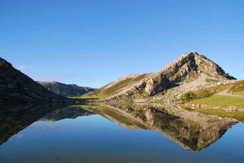 From Gijón: Covadonga Lakes, Cangas de Onís and Lastres - Early Morning Departure and the Scenic Bus Ride