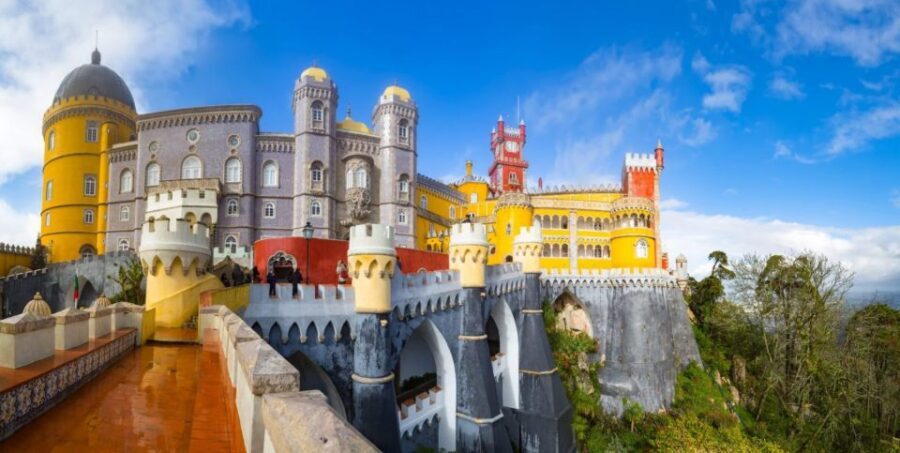 From Lisbon: Sintra Private tour Half-Day in a premium car - FAQs