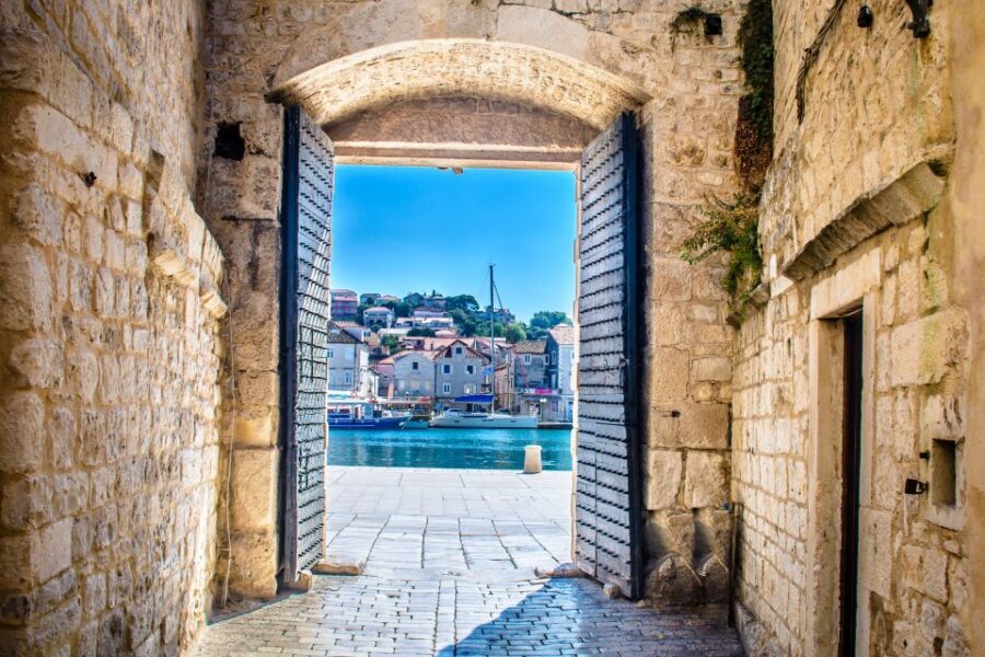 From Makarska Riviera: Full-Day Split & Trogir Tour - The Itinerary Breakdown: What You Can Expect