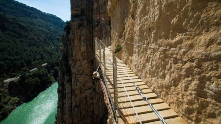 From Malaga: Caminito del Rey Private Guided Tour - Why This Tour Offers Good Value
