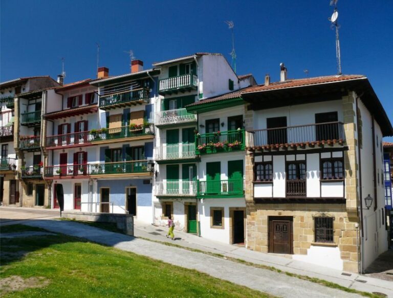 From San Sebastián: Basque-France Coastline Private Tour - Discovering the French Basque Coastline: An Authentic 8-Hour Adventure