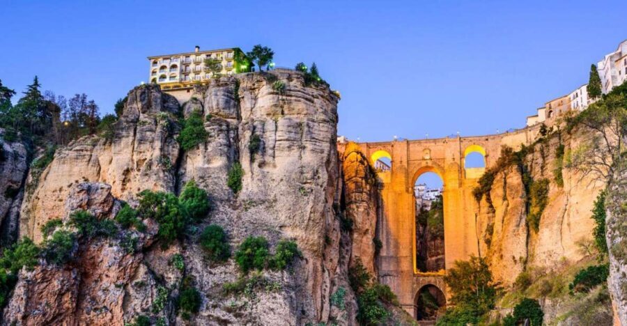 From Seville: Private Day Trip to Ronda and Granada - Why This Tour Works Well
