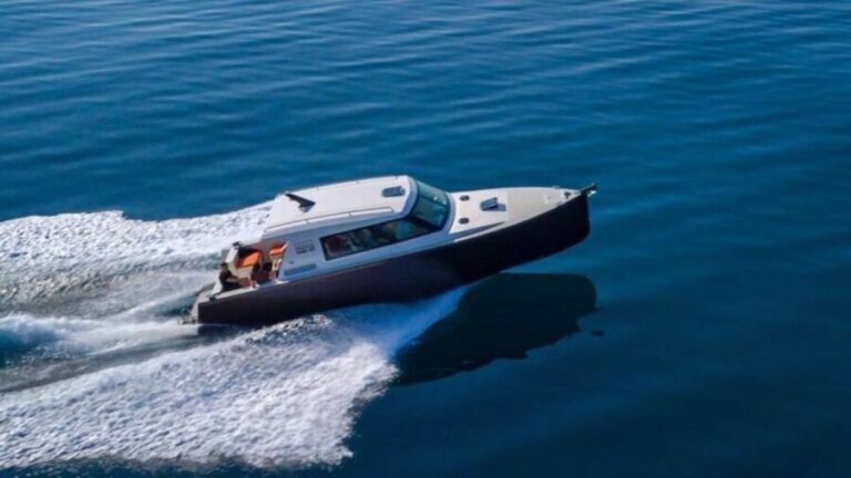 From Split: Blue Cave and Hvar by Luxury Boat - How the Day Unfolds