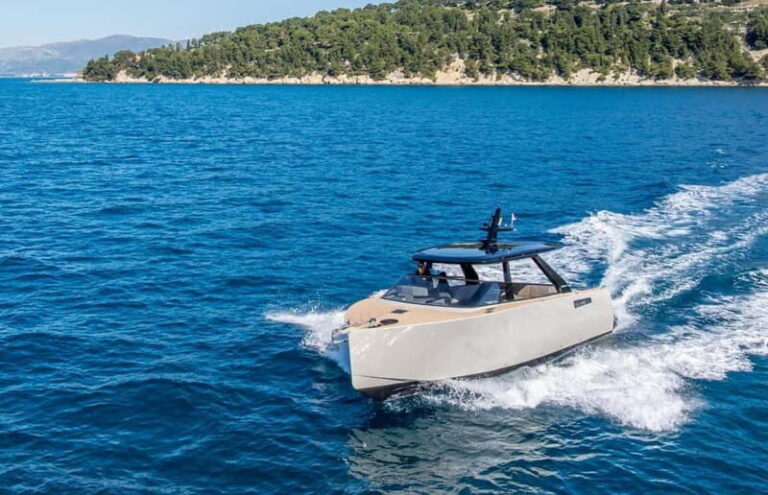 From Split: Private Boat Tour to Blue Lagoons and Zlatni Rat - Who Will Love This Tour?