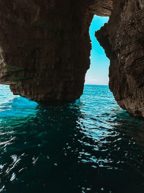 From Vis: Speed boat tour along south shore Of Vis - Practical Tips for Booking and Enjoying Your Trip