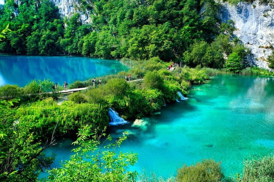 From Zadar: Plitvice Lakes National Park Day Trip +Boat Ride