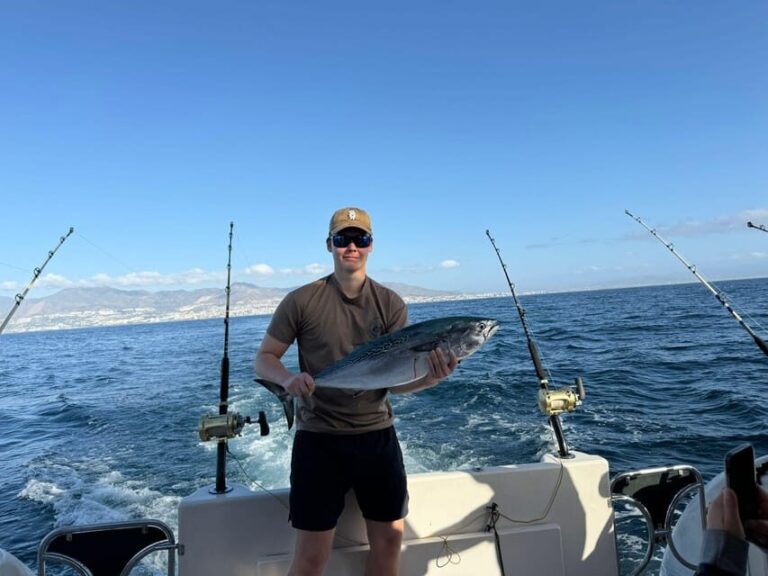 Fuengirola: 4h Trolling Fishing Trip with Snacks and Drinks - Setting Sail in Fuengirola: What to Expect
