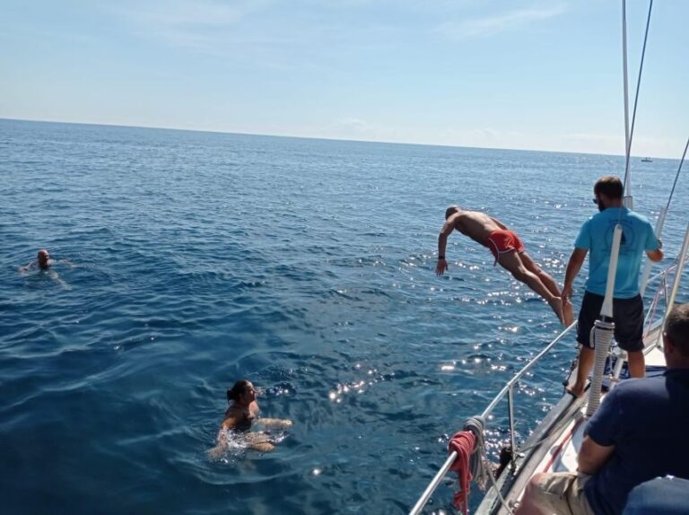 Fuengirola: Dolphin-Watching Sailing Tour with Drinks - Price and Value