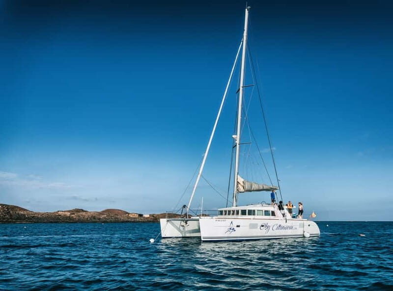 Fuerteventura: Lobos Island Catamaran Cruise with Lunch - The Experience of the Lobos Island Catamaran Cruise