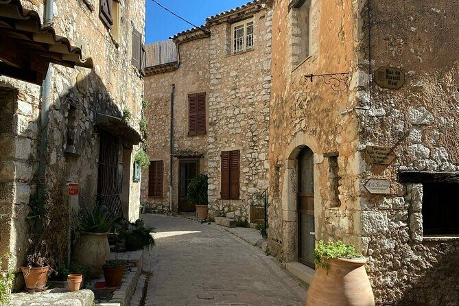 Full day tour Medieval Villages Grasse Gourdon Tourettes St Paul - Transportation and Group Size