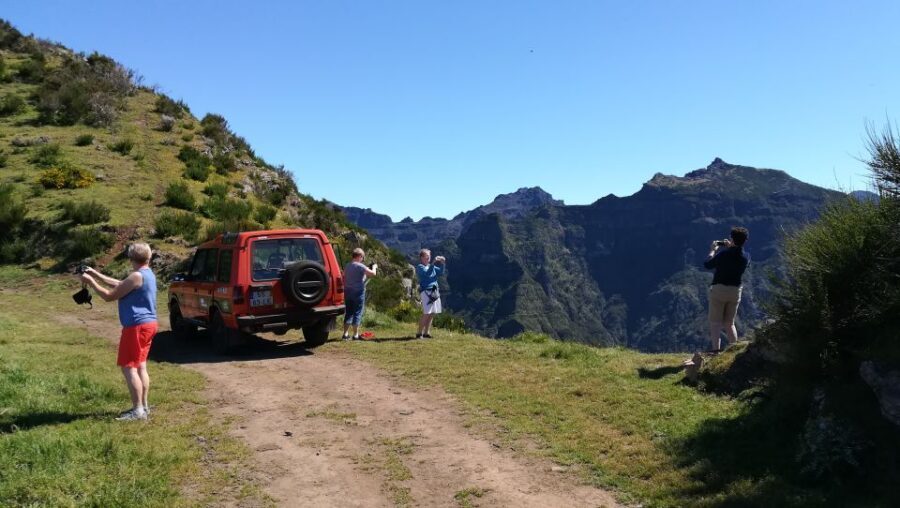 Funchal: Câmara Lobos & Girão Sea Cliff Half-Day Jeep Tour - The Crown Jewel: Cabo Girão Skywalk