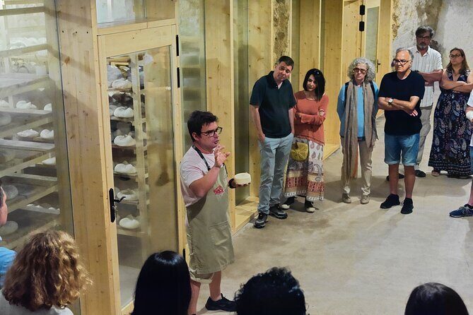 Gastronomic Experience in the Caves of Hoya de la Iglesia - An In-Depth Look at the Hoya de la Iglesia Cheese Workshop