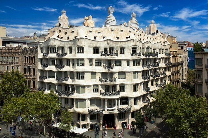 Gaudi Guided Tour: Casa Batllo, La Pedrera & Casa Vicens - FAQ