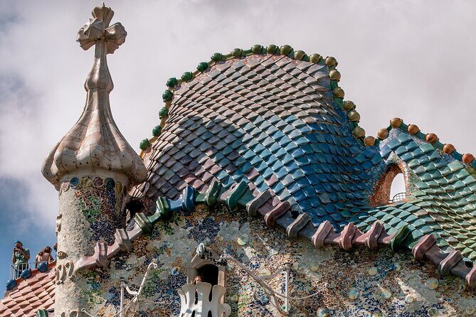 Gaudí Private Tour: Must-See Monuments & Hidden Gems of Modernism - An In-Depth Look at the Gaudí Private Tour