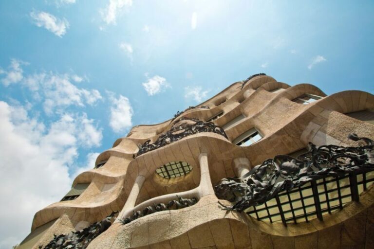 Gaudí Private Tour: Must-See Sites & Hidden Modernism Gems - What You Get and What You Don’t