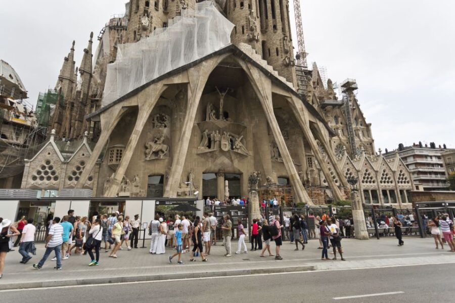 Gaudi's Masterpieces Private Tour in Barcelona - A Detailed Look at the Gaudí Masterpieces Private Tour