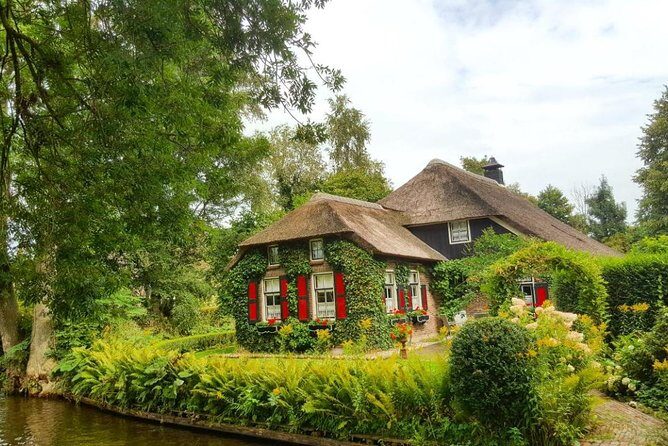 Giethoorn Guided Day Trip with Boat Ride from Amsterdam - The Experience in Context: Is It Worth It?