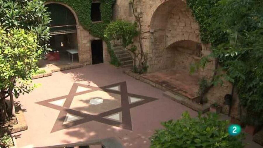 Girona: Small Group Jewish History Tour of Girona and Besalú - Practical Details