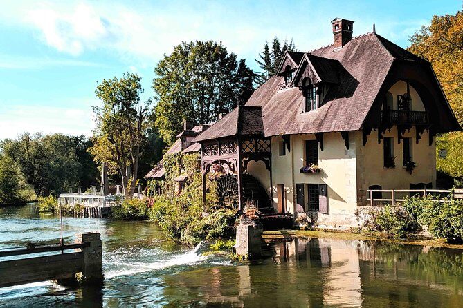 Giverny & Versailles Audio Guided Day Trip with Lunch from Paris - Exploring the Day in Detail